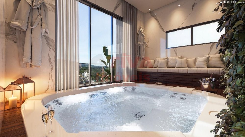 Apartamento na 3 Avenida em Itapema / Meia Praia