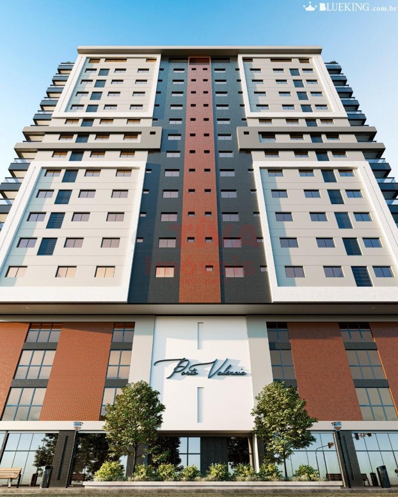 Apartamento na 3 Avenida em Itapema / Meia Praia